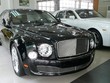 Siêu xe Bentley Mulsanne trưng bày trong một showroom ở Sài Gòn.