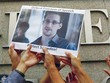 Snowden đang làm dấy lên các luồng dư luận trái chiều trên khắp thế giới.