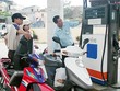 Giá xăng tăng gần 600 đồng/lít từ 14h hôm nay