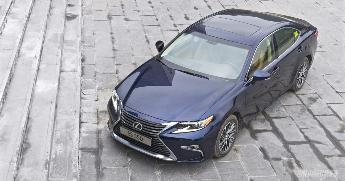 Lexus ES350 13 năm tuổi vẫn còn hấp dẫn khách Việt đứng tuổi