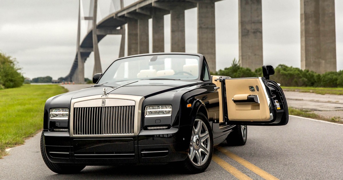 14kMile 2009 RollsRoyce Phantom Drophead Coupe for sale on BaT Auctions   withdrawn on November 23 2022 Lot 91485  Bring a Trailer