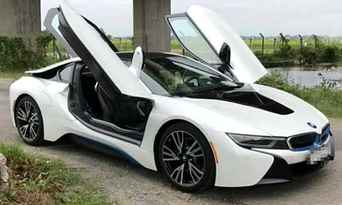 Hiện Tượng' Bmw I8 Sau Hơn Một Năm Giá Còn 4 Tỷ Tại Việt Nam | Tin Nhanh  Chứng Khoán