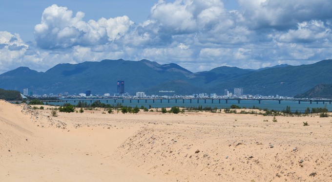 Những cồn cát khổng lồ đẹp như tranh vẽ ở Quy Nhơn | Tin nhanh chứng khoán Những Cồn Cát Khổng Lồ Đẹp Như Tranh Vẽ Ở Quy Nhơn | Tin Nhanh Chứng Khoán
