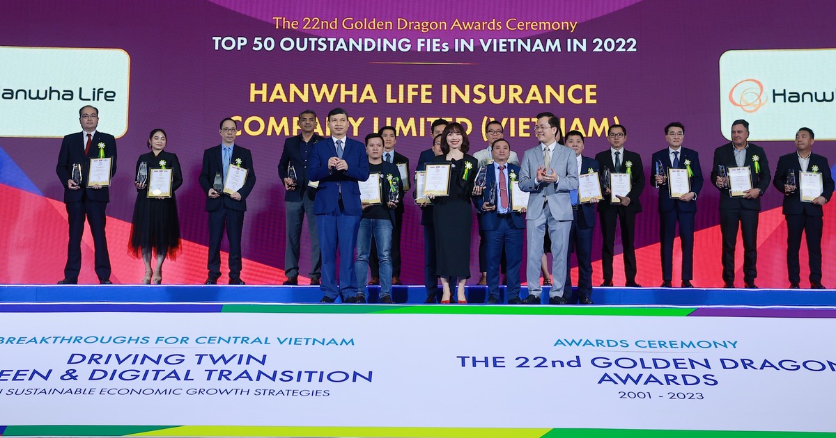 Hanwha Life Việt Nam được vinh danh “Dịch vụ bảo hiểm đáng tin cậy 2022”