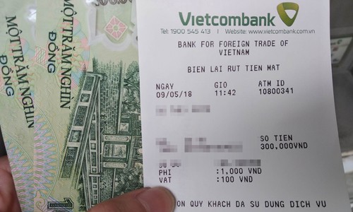 VietinBank và Vietcombank là những tổ chức tài chính hàng đầu tại Việt Nam. Hãy xem hình ảnh để tìm hiểu thêm về các sản phẩm và dịch vụ hoàn hảo mà họ cung cấp cho khách hàng. Khám phá các ưu đãi và tiện ích mà bạn có thể sử dụng từ những ngân hàng này.