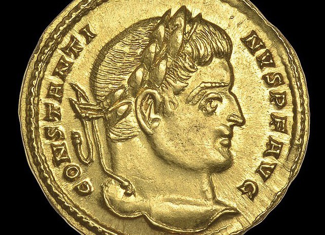 Hình ảnh những đồng tiền cổ La Mã cổ xưa sẽ khiến bạn trở về thời đại của những vị hoàng đế cổ đại. Các ký hiệu phong phú và các nhân vật lịch sử trên đó sẽ cho bạn cảm giác đang tham gia vào một bộ phim kiếm hiệp và thực tế.
