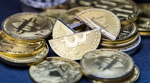 Bitcoin: Bạn có muốn khám phá về đồng tiền kỹ thuật số giá trị nhất thế giới - Bitcoin? Hãy xem hình ảnh liên quan để tìm hiểu thêm về Bitcoin và cách thức hoạt động của nó.