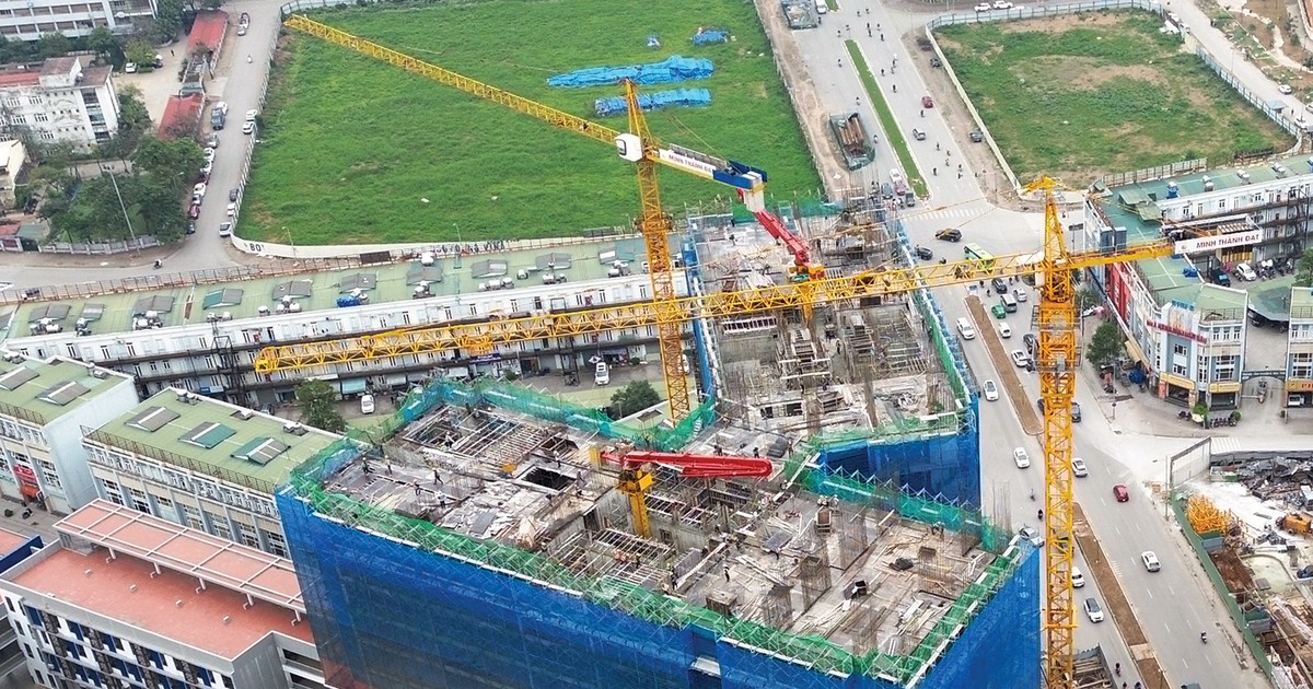 Nhà thầu xây dựng bận rộn trở lại