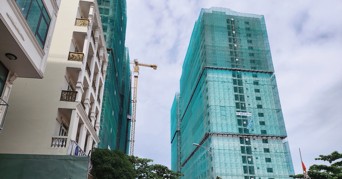 Tình trạng thiếu hụt nguồn cung nhà ở xã hội do vướng mắc pháp lý