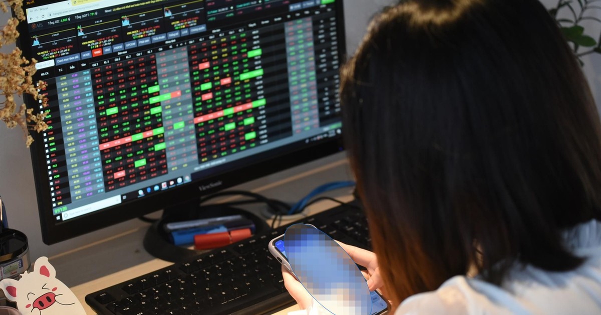 Giao dịch chứng khoán sáng 29/10: Sắc đỏ lan rộng, VN-Index lùi về sát mốc 1.750 điểm