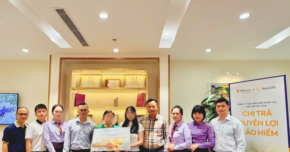 Sunlife chi trả 800 triệu đồng quyền lợi bảo hiểm cho gia đình khách hàng tham gia bảo hiểm qua TPBank