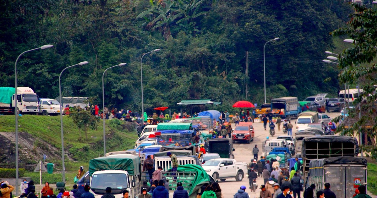Từ năm 2027, thu gom hàng tại chợ biên giới phải làm thủ tục hải quan