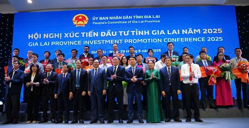 Gia Lai khẳng định sức hút nhà đầu tư, tiếp tục đón dòng vốn tỷ USD đổ bộ | Tin nhanh chứng khoán