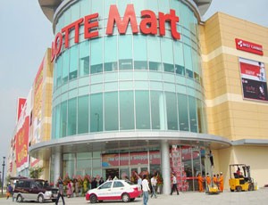 Lotte Mart vốn nước ngoài: Lotte Mart là một trong những chuỗi siêu thị lớn nhất tại Hàn Quốc. Sự xuất hiện của Lotte Mart với mô hình vốn nước ngoài đã đem lại sự mới mẻ và đa dạng cho thị trường bán lẻ Việt Nam. Với sự đầu tư lớn và chất lượng sản phẩm cao, Lotte Mart đã khẳng định vị thế của mình trong lòng người tiêu dùng Việt.