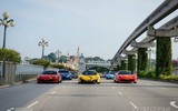 Chiếc McLaren 650 Spider màu vàng dẫn đầu đoàn