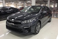 Kia Cerato 2019 tại một đại lý ở Hà Nội. Ảnh: TN.