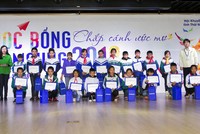 Sam sung Thái Nguyên vừa đã trao 200 suất học bổng trị giá 1 triệu đồng/suất các em học sinh có hoàn cảnh khó khăn vươn lên trong học tập ở các trường học trên địa bàn tỉnh Thái Nguyên.