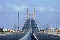 Cầu Bạch Đằng (Quảng Ninh). Ảnh: Minh Cương.