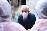 Người dân đeo khẩu trang phòng chống dịch Covid-19.