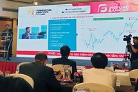 Ông Vũ Viết Ngoạn, nguyên Tổ trưởng Tổ tư vấn kinh tế của Thủ tướng Chính phủ phát biểu tại Diễn đàn Dịch vụ tài chính.
