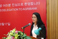 Bà Nguyễn Thị Phượng - Phó Tổng Giám đốc Agribank phát biểu chào mừng Đoàn công tác Ngân hàng Nonghyup Hàn Quốc