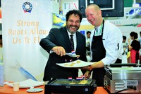 Siêu đầu bếp Michelin Michel Louws (phải) sẽ trình diễn nấu ăn ở Holland Pavilllion tại Vietnam Foodexpo 2018