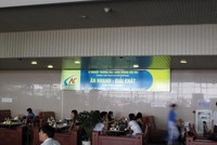 Thanh tra Bộ Giao thông - Vận tải đã chỉ ra nhiều sai phạm trong hoạt động dịch vụ của các cảng hàng không. Trong ảnh: Khu dịch vụ ăn uống của Sân bay Nội Bài.