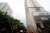 Tòa nhà 4A thuộc Dự án Đầu tư xây dựng dải đất phía Nam đường Đại Cồ Việt dù đã hoàn thành cả chục năm nay, nhưng vẫn để không. Ảnh: Dũng Minh