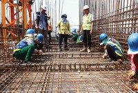 Việc thế chấp để có vốn triển khai dự án là rất phổ biến. Ảnh: Lê Toàn