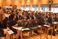 Cần thực hiện quản lý sở hữu đầu tư nước ngoài theo cơ chế thị trường thay vì hành chính Trong ảnh: Nhà đầu tư Anh và châu Âu lắng nghe các cơ hội từ Việt Nam