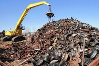 Danh mục phế liệu tạm ngừng kinh doanh tạm nhập, tái xuất, chuyển khẩu gồm một số mã hàng như mã hàng 2520 là thạch cao; mã hàng 2618 là xỉ hạt từ công nghiệp luyện sắt hoặc thép; mã hàng 2619 là xỉ, xỉ luyện kim, vụn xỉ ...