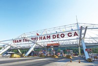 Dự án BOT hầm đường bộ qua Đèo Cả sử dụng 7 trạm thu phí để hoàn vốn, nhưng phương án tài chính và trả nợ đang có nguy cơ bị phá vỡ. Ảnh: Đ.T