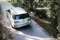 Đối tượng Trương Thanh Minh điều khiển xe chạy đường làng nhằm qua mặt các chốt kiểm tra y tế được ghi lại qua camera giám sát.