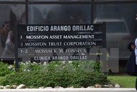 Biển hiệu bên ngoài trụ sở Công ty luật Mossack Fonseca tại Panama City ngày 4/4. (Nguồn: AFP/TTXVN)
