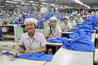Một ca sản xuất ở Công ty cổ phần May Hà Tĩnh.