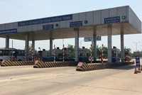 Trạm thu phí BOT đặt tại địa bàn xã Triệu Giang, huyện Triệu Phong. Ảnh: CTV.
