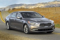 Kia K900 thế hệ hiện hành tại Mỹ. Mẫu sedan có tên gọi K9 ở Hàn Quốc và Quoris ở Việt Nam.