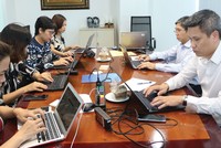 Nhóm chấm Báo cáo phát triển bền vững trong khuôn khổ vòng chấm chung khảo Cuộc bình chọn Doanh nghiệp niêm yết 2019.