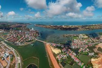 Hội nghị xúc tiến đầu tư tỉnh Quảng Bình năm 2021 nhằm thu hút các nhà đầu tư trong và ngoài nước đến với Quảng Bình.