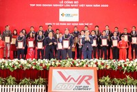 Anh Chu Hữu Chiến – Tổng Giám đốc công ty CP Bất động sản Thế Kỷ, đại diện Cen Land nhận giải.