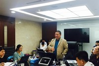 Ông Lê Phước Vũ, Chủ tịch Hoa Sen Group thuyết trình tại buổi toạ đàm