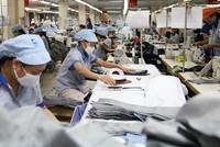 Dệt may là một trong những lĩnh vực chịu tác động mạnh từ xung đột thương mại Mỹ - Trung. Ảnh: Đức Thanh