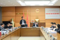 Ủy ban Tài chính - Ngân sách cho rằng, gói hỗ trợ Chính phủ trình không có nội dung trái luật và hiện nay chưa có quy định cụ thể. Do đó, Chính phủ trình Ủy ban Thường vụ Quốc hội cho ý kiến trước khi thực hiện là đúng thẩm quyền. Trong ảnh: Ủy ban Tài chính - Ngân sách của Quốc hội họp phiên toàn thể lần thứ 43 (Ảnh: Quochoi.vn)