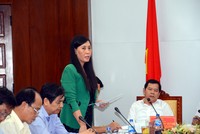 Bà Bùi Thị Quỳnh Vân (áo xanh) - Tân Bí thư Tỉnh ủy Quảng Ngãi