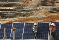 Nếu không kịp được công nhận vận hành thương mại trước ngày 1/1/2021, thì các dự án điện mặt trời sẽ phải đấu thầu về giá. Ảnh: Đức Thanh