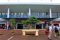 Việc nâng cấp sân bay Phù Cát thành cảng hàng không quốc tế sẽ giúp Bình Định tăng cường thu hút khách du lịch quốc tế đến địa phương.