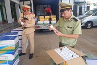Đội quản lý thị trường số 4 kết hợp cùng Cảnh sát Giao thông Tùng Diễn kiểm tra số hàng