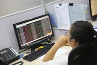 Thị trường chứng khoán cần động lực để vươn lên