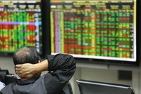 Giải mã TTCK “giật đùng đùng”