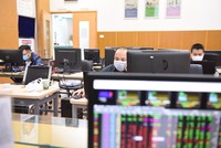 Xuất hiện các phiên bán mạnh, tương lai thị trường chứng khoán Việt Nam ra sao? 